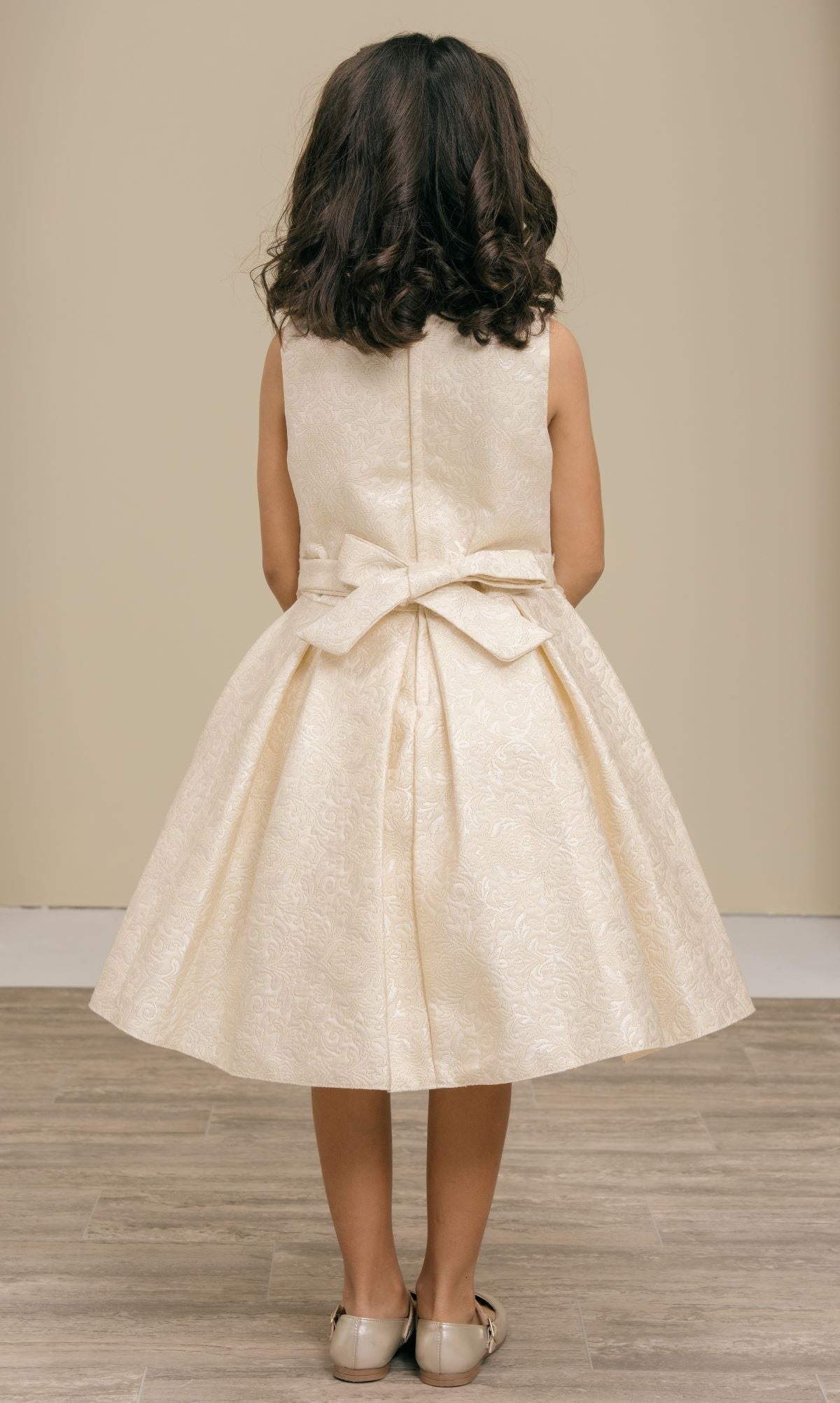 ✨ Luxora Brocade Elegance Dress – Floral 3D Pearl Belt Edition ✨STYLE NO : 9167