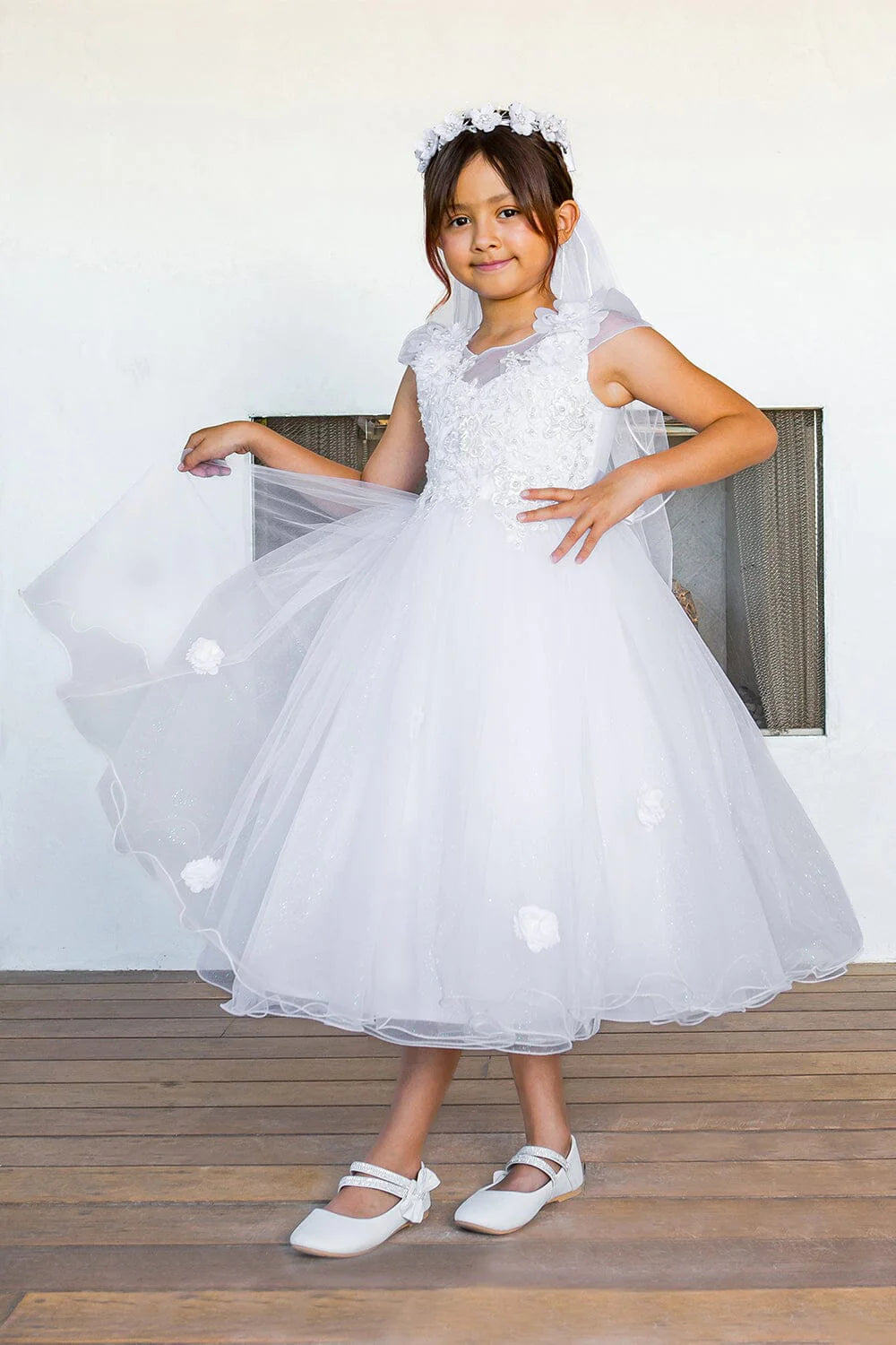 STYLE NO : 2018 Beautiful shinny crystal tulle cap sleeve T-length communion dress with beads and laces, back satin sash, adorned with 3D flower lace.